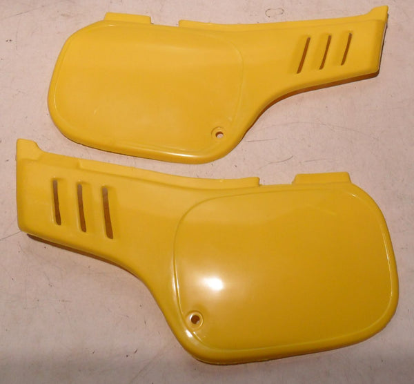 Satz Honda MT MTX 50 80 R gelb Neu Seitenverkleidung Seitendeckel - Classic-Moped