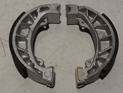 Satz Bremsbeläge NEU 110x25 Vespa Piaggio Sfera 1 + 2 - Classic-Moped