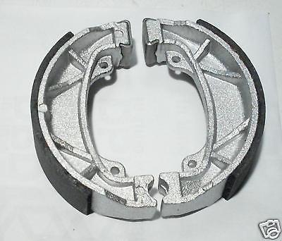 Satz Bremsbeläge NEU 110x25 Honda CB50j Bremsbacken - Classic-Moped