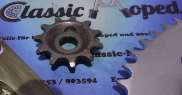 Kettensatz passend für Zündapp Hai 25 alte Welle 11- 47 Zähne NEU