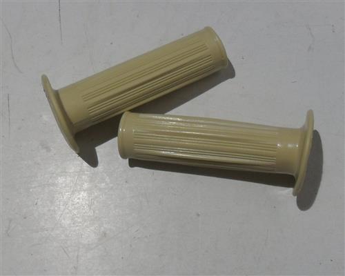 Moped Griffe Beige für Fußschaltung 104mm Lang  22 + 24 mm Griffgummis - Classic-Moped
